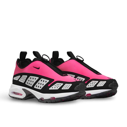 Nike Air Max Sunder in hyper pink and black.