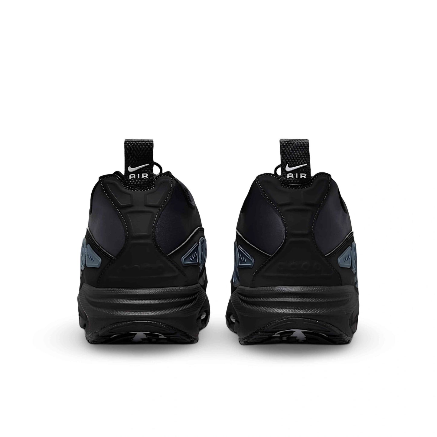 Nike Air Max Sunder in black and metallic silver.
